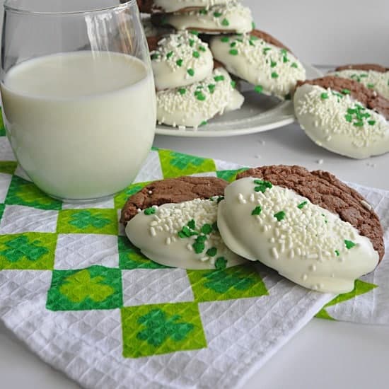 Super moist Chocolate Cake Batter cookies.  So easy to make!  Fun to decorate too! Perfect for St. Patricks Day.  www.houseofyumm.com