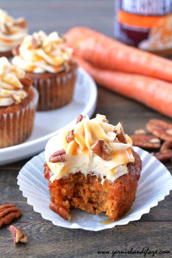 20+ Must Make Fall Cupcake Recipes! All the pumpkin, maple, apple and pecan you can handle!