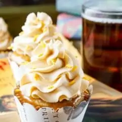Butterbeer cupcakes