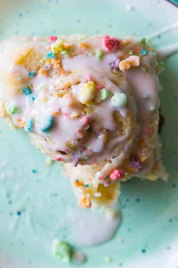 Overnight Fruit Loop Sweet Rolls {made with Cereal Milk} - House of Yumm