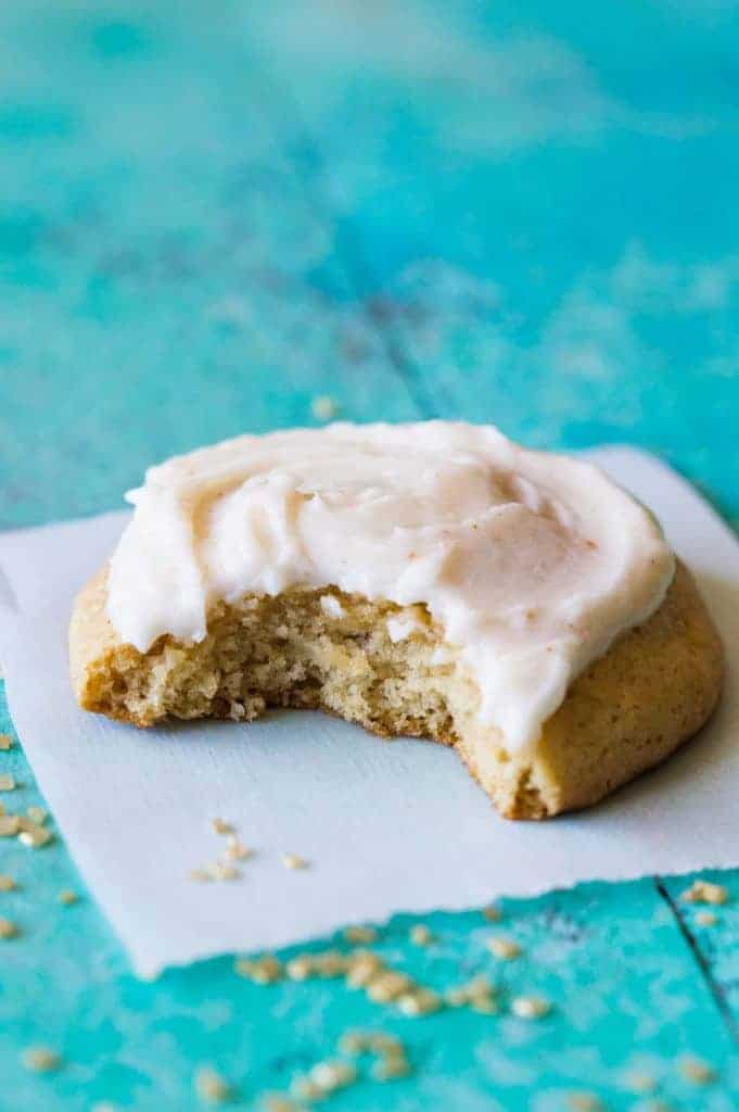Maple Cookies with Brown Butter Frosting. These ultra soft bakery style cookies are made with real maple syrup and topped with a swirl of BROWN BUTTER frosting!
