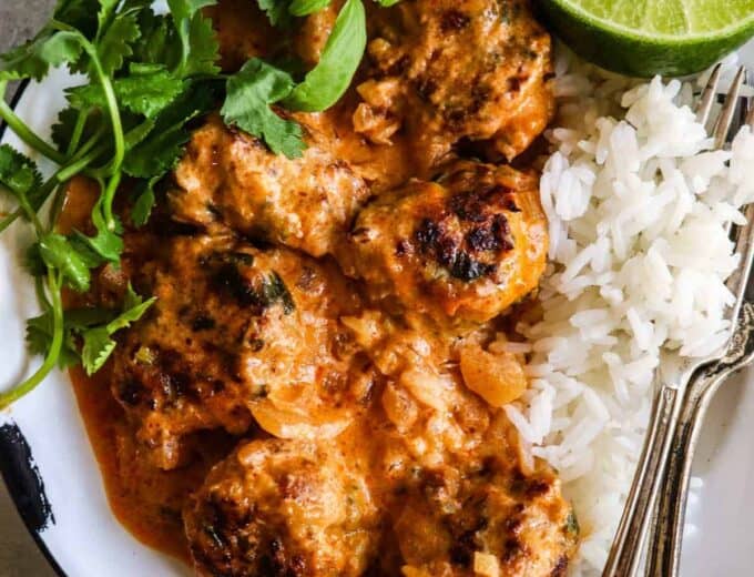 Chicken Curry Meatballs. Curry Spiced ground Chicken meatballs smothered in a creamy curry sauce with a hint of lime and sweetened with honey. This clean eating meal is sure to be a new favorite!