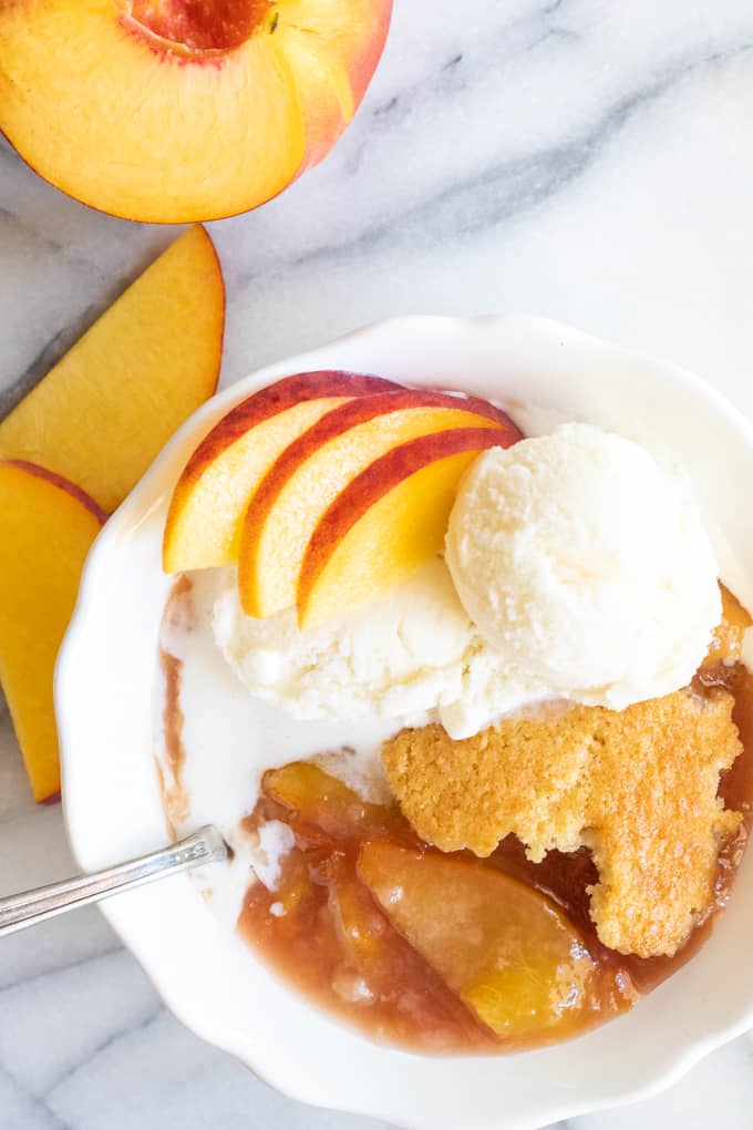 Better than Mamaw's Peach Cobbler - House of Yumm