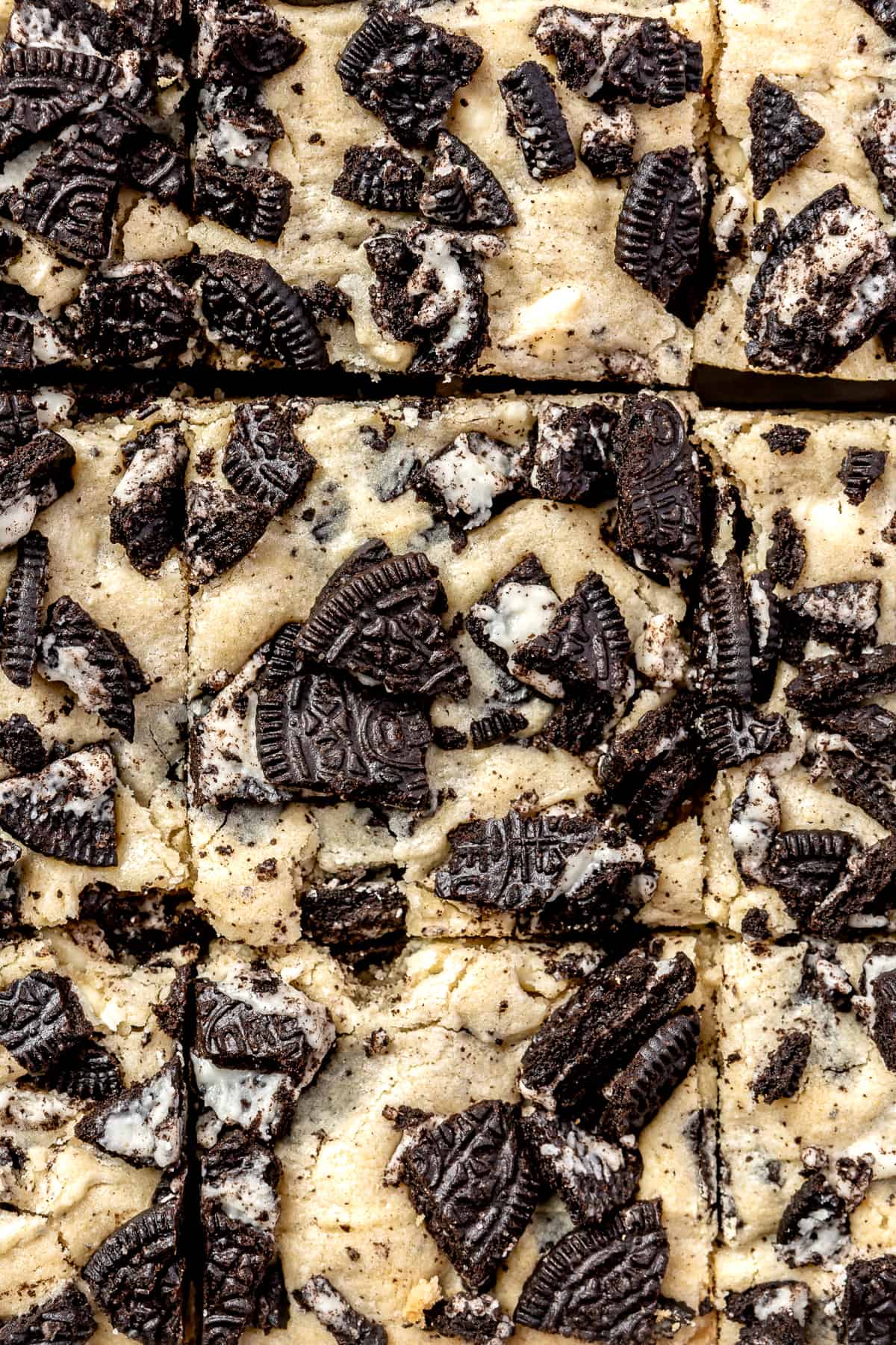 Up close view of baked Oreo bars after being sliced.