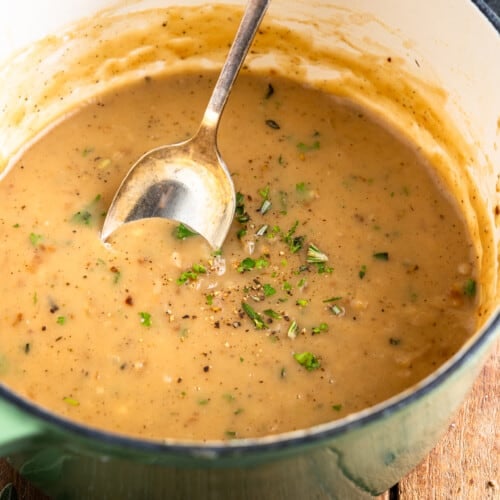 Easy Turkey Gravy (Without Drippings) - House of Yumm